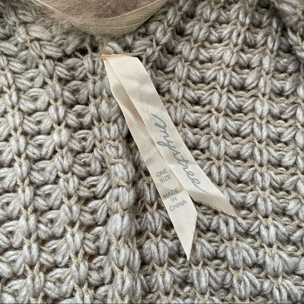 Mystree Faux Fur Trim Knit Poncho Cape Wool Blend ADULT ONE SIZE Beige - Picture 4 of 10